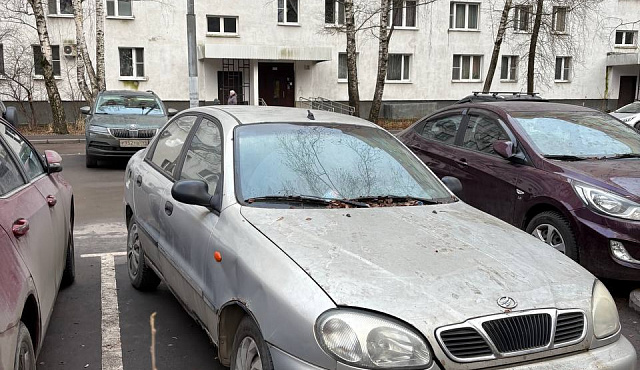 Разыскивается автовладелец транспортного средства: автомобиль Шевроле Ланос, государственный номер М568УО799, находящегося по адресному ориентиру: Илимская ул., д. 2